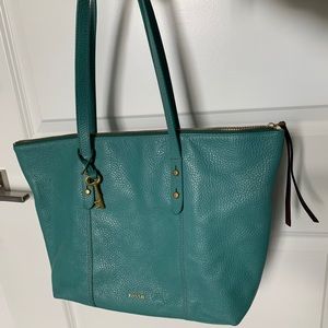 Fossil tote